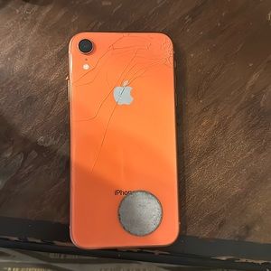 Used coral iphone XR. Great condition.